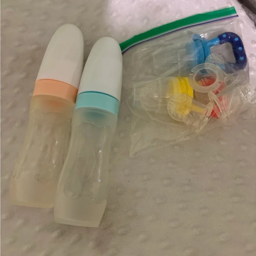 ⭐️ 2/$10 - NWOT Infant feeding bundle
